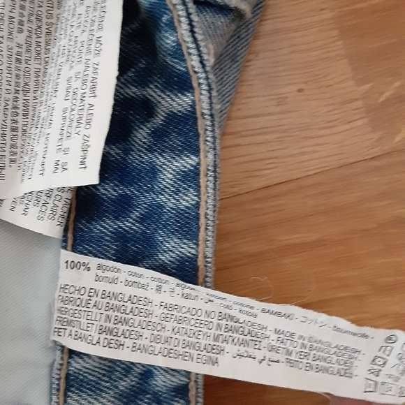 NWT Zara‎ High rise frayed jeans shorts,100% cotton denim,size 10/jeans … - Picture 12 of 12
